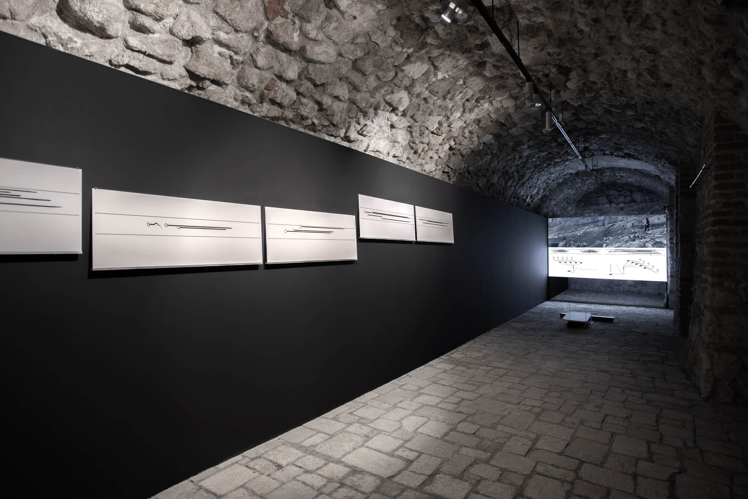 Jacek Doroszenko – Wideo-partytura krajobrazowa. Fiord | Landscape Video Score. Fjord – video, exhibition detail, Pałac Potockich, Kraków, 2025